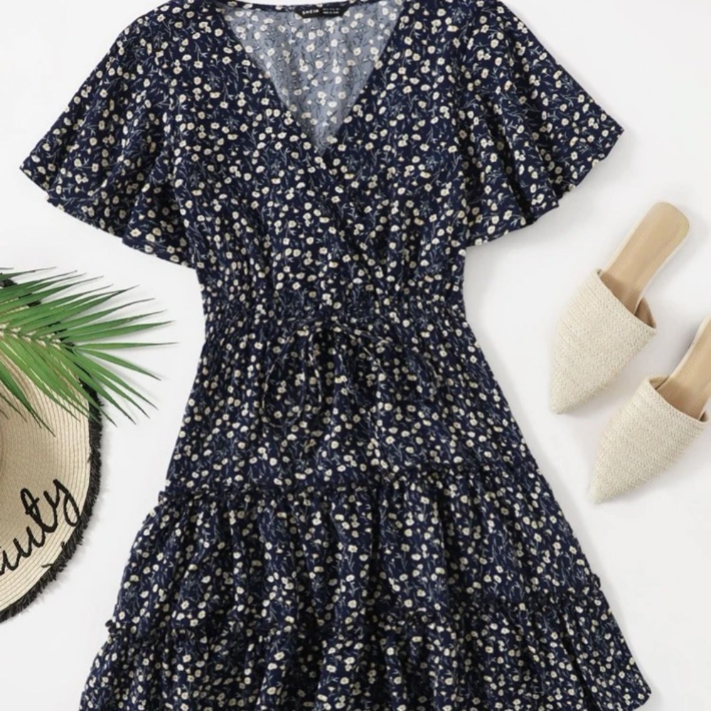 Flowy sleeve, navy blue sundress size 2